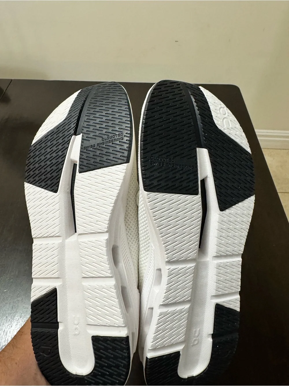 Womens cloud easy white 7